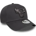 gra-bojd-snapback-keps-med-gra-logotyp-e-frame-tonal-outline-av-chicago-bulls-nba-fran-new-era