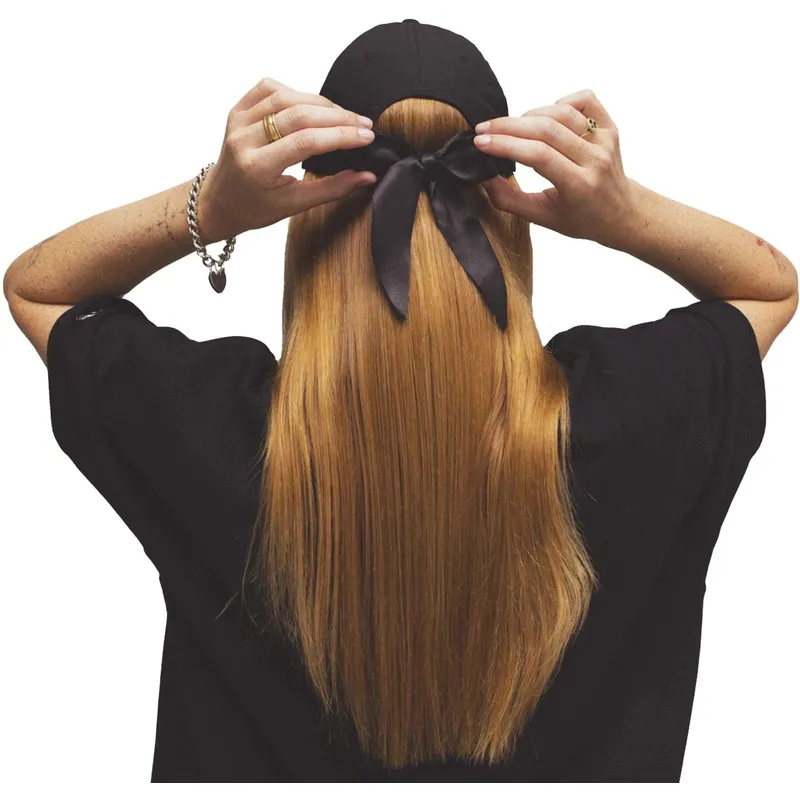 czarna-regulowana-czapka-z-daszkiem-dla-kobiet-z-czarnym-logo-9twenty-bow-back-new-york-yankees-mlb-new-era