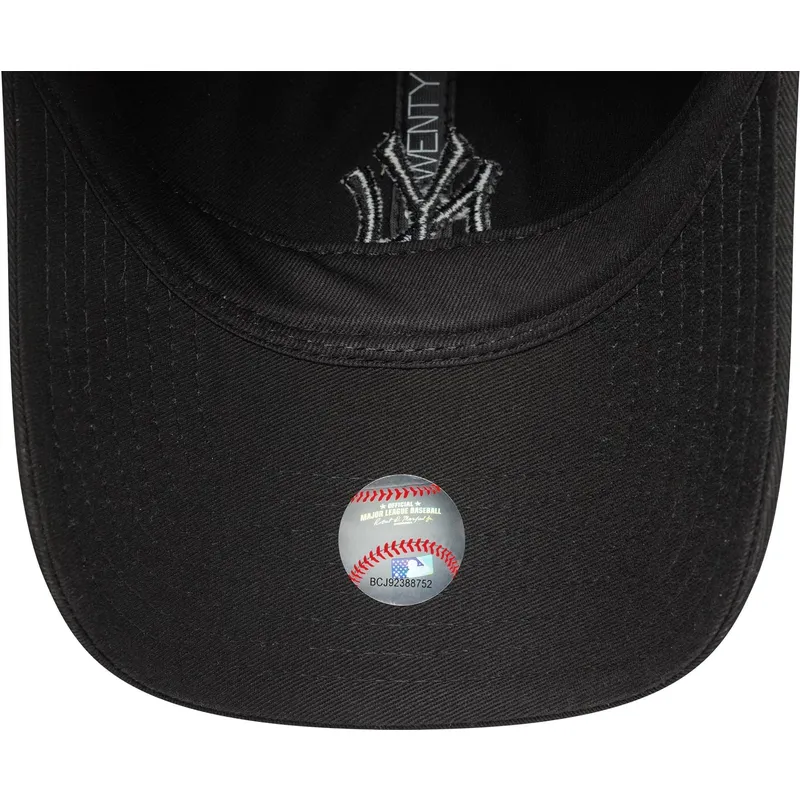 svart-bojd-justerbar-keps-for-dam-med-svart-logotyp-9twenty-bow-back-fran-new-york-yankees-mlb-av-new-era