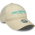 bezowa-regulowana-damska-czapka-trucker-9twenty-city-z-palm-springs-miasta-i-plaze-od-new-era