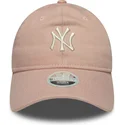 rozowa-regulowana-czapka-z-zakrzywionym-daszkiem-dla-kobiet-9twenty-dye-denim-new-york-yankees-mlb-marki-new-era