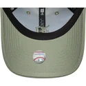 gron-justerbar-kurvad-keps-for-kvinnor-med-gront-logo-9twenty-linen-av-detroit-tigers-mlb-fran-new-era