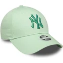 gorra-curva-verde-ajustable-para-mujer-con-logo-verde-9forty-metallic-logo-de-new-york-yankees-mlb-de-new-era
