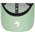 gorra-curva-verde-ajustable-para-mujer-con-logo-verde-9forty-metallic-logo-de-new-york-yankees-mlb-de-new-era