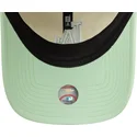 beige-och-gron-justerbar-bojd-keps-for-kvinnor-9twenty-world-series-cooperstown-los-angeles-dodgers-mlb-fran-new-era