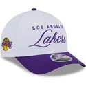 vit-och-violett-bojd-skarm-snapback-keps-9forty-m-crown-draft-2025-los-angeles-lakers-nba-fran-new-era