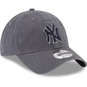 regulowana-szara-czapka-z-zakrzywionym-daszkiem-z-niebieskim-logo-9twenty-core-classics-new-york-yankees-mlb-od-new-era