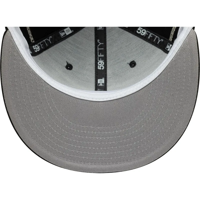 petten-plat-zwart-fitted-59fifty-chain-wrap-van-chicago-white-sox-mlb-van-new-era
