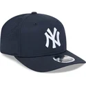 petten-gebogen-marineblauw-snapback-9seventy-stretch-snap-perf-van-new-york-yankees-mlb-van-new-era