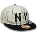 beige-och-marinbla-justerbar-platt-keps-9fifty-retro-crown-heritage-av-new-york-yankees-mlb-fran-new-era