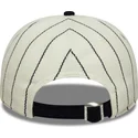 verstellbare-beige-und-marineblaue-flache-kappe-9fifty-retro-crown-heritage-der-new-york-yankees-mlb-von-new-era