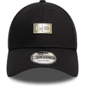 casquette-courbee-noire-ajustable-9forty-badge-new-era