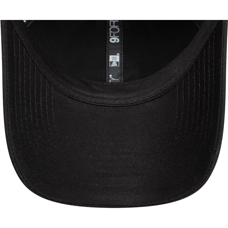 svart-bojd-justerbar-keps-9forty-badge-fran-new-era