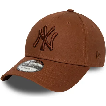 Gorra curva marrón ajustable con logo marrón 9FORTY League Essential de New York Yankees MLB de New Era
