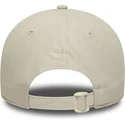 beige-justerbar-buet-kasket-med-beige-logo-9forty-tonal-flawless-af-new-york-yankees-mlb-fra-new-era