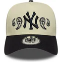 casquette-courbee-beige-et-bleue-marine-snapback-a-frame-paisley-new-york-yankees-mlb-new-era