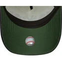 casquette-courbee-beige-et-bleue-marine-snapback-a-frame-paisley-new-york-yankees-mlb-new-era