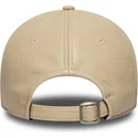 petten-gebogen-beige-verstelbare-band-marron-9twenty-leather-van-new-york-yankees-mlb-van-new-era