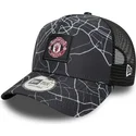 gorra-trucker-nera-a-frame-all-over-print-del-manchester-united-football-club-premier-league-di-new-era