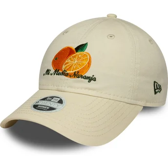 Beige verstellbare Damen-Cap mit gebogenem Schirm 9TWENTY Phrase Mi Media Naranja von New Era