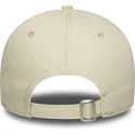 petten-gebogen-beige-verstelbare-band-9twenty-van-new-era