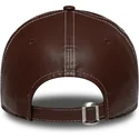 regulowana-brazowa-czapka-z-zakrzywionym-daszkiem-dla-kobiet-9forty-topstitch-pu-new-york-yankees-mlb-od-new-era