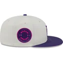 cappello-piatto-beige-e-viola-aderente-59fifty-clr-dvlp-di-detroit-tigers-mlb-di-new-era