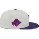 cappellino-piatto-beige-e-viola-aderente-59fifty-clr-dvlp-dei-new-york-yankees-mlb-di-new-era