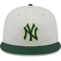 cappellino-piatto-beige-e-verde-59fifty-clr-dvlp-regolabile-dei-new-york-yankees-mlb-di-new-era
