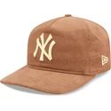 cappellino-nero-snapback-curvo-19twenty-nostalgic-golfer-dei-new-york-yankees-mlb-di-new-era