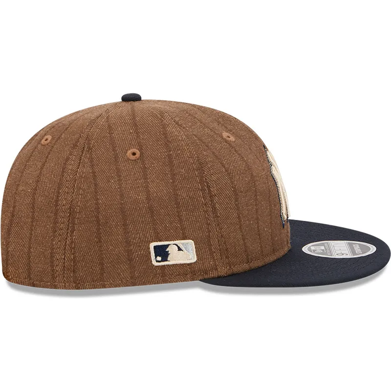 brun-og-marinebla-justerbar-flad-kasket-9fifty-retro-crown-wool-pinstripe-fra-new-york-yankees-mlb-fra-new-era