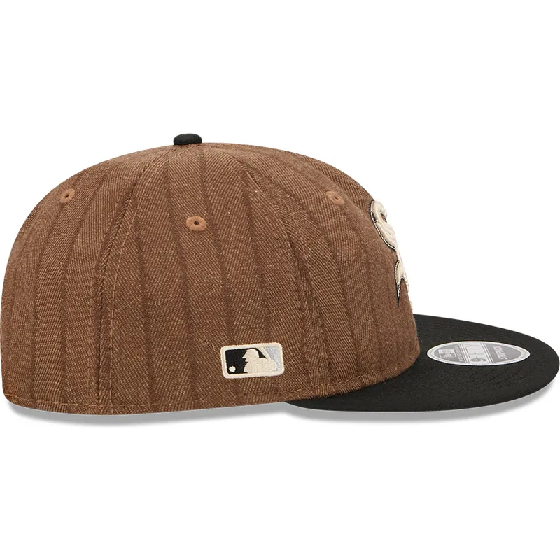 chicago-white-sox-mlb-new-era-9fifty-retro-crown-wool-pinstripe-justerbar-brun-og-sort-flad-kasket