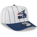 cappellino-visiera-curva-bianco-e-blu-marino-snapback-9fifty-a-frame-satin-pinstripe-di-chicago-white-sox-mlb-di-new-era
