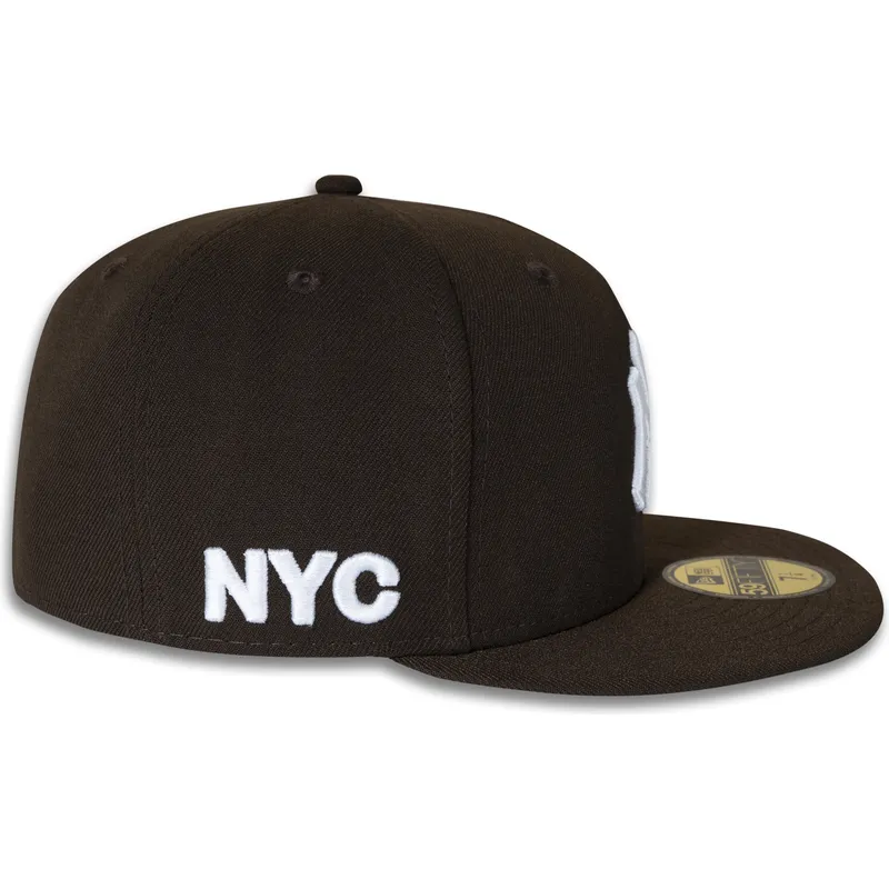 cappello-piatto-marrone-chiuso-59fifty-nyc-side-dei-new-york-yankees-mlb-di-new-era