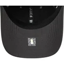 petten-gebogen-grijs-verstelbare-band-9forty-pin-van-los-angeles-lakers-nba-van-new-era