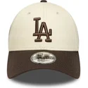 gorra-curva-beige-y-marron-ajustable-9forty-side-patch-de-los-angeles-dodgers-mlb-de-new-era
