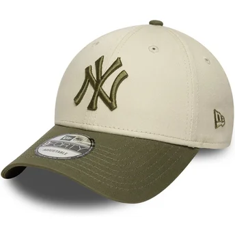 Regulowana beżowo-zielona czapka z daszkiem 9FORTY Side Patch New York Yankees MLB New Era