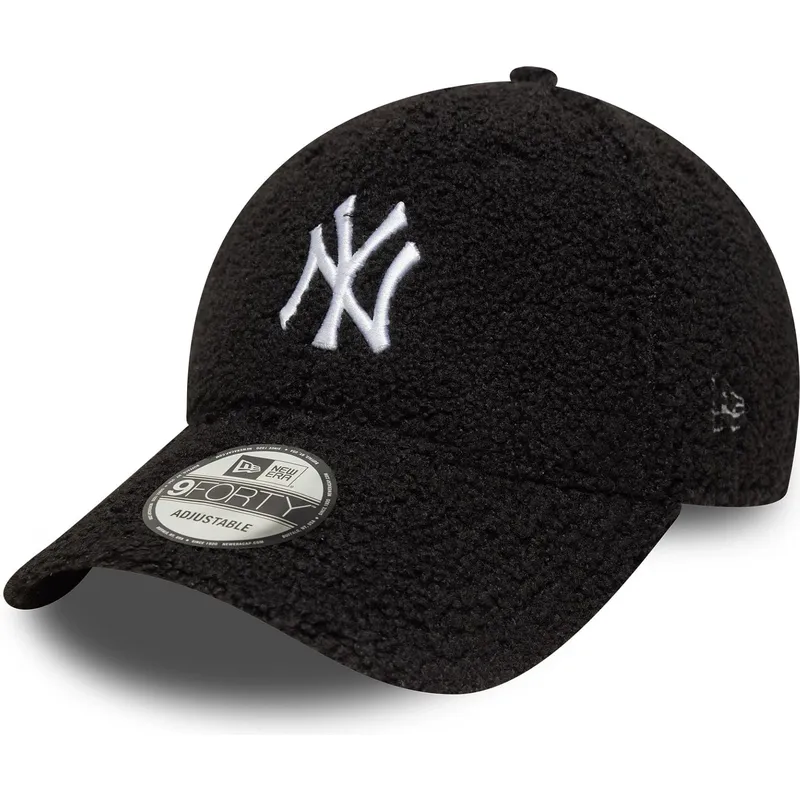 svart-bojd-justerbar-keps-9forty-winter-borg-fran-new-york-yankees-mlb-av-new-era