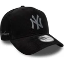 sort-justerbar-kurvet-kasket-9forty-e-frame-cord-fra-new-york-yankees-mlb-fra-new-era