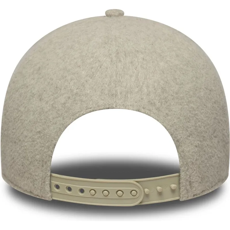 beige-bojd-keps-snapback-med-beige-logotyp-9forty-e-frame-melton-fran-new-york-yankees-mlb-av-new-era