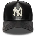 czarna-zakrzywiona-czapka-regulowana-9forty-e-frame-img-leather-new-york-yankees-mlb-od-new-era