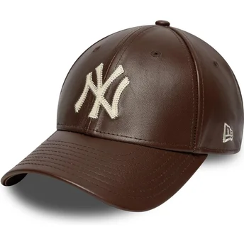 Cappellino curvo marrone regolabile 9FORTY M-Crown Img Leather di New York Yankees MLB di New Era