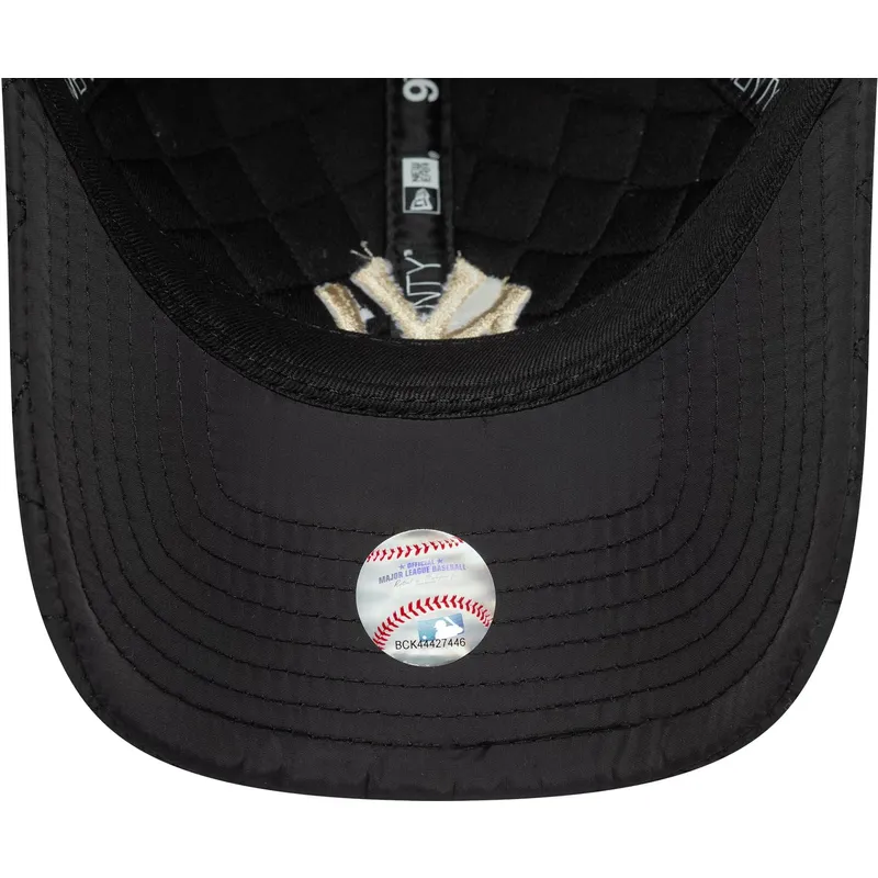 petten-gebogen-zwart-verstelbare-band-9twenty-quilted-van-new-york-yankees-mlb-van-new-era