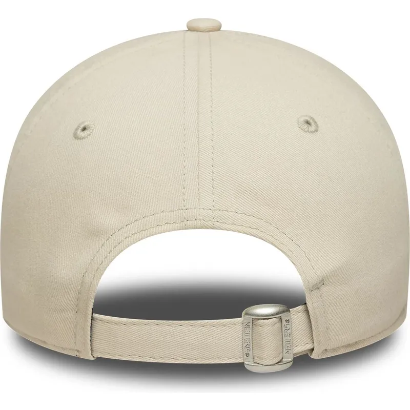 petten-gebogen-beige-verstelbare-band-9twenty-van-new-era