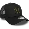 new-york-yankees-mlb-svart-truckerkeps-med-gront-a-frame-league-essential-logotyp-fran-new-era