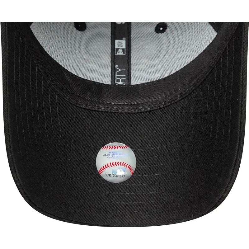 schwarze-gebogene-verstellbare-damenkappe-9forty-metallic-logo-der-new-york-yankees-mlb-von-new-era