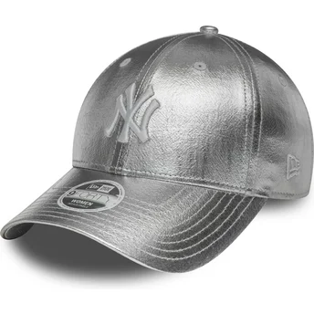 Srebrna zakrzywiona czapka regulowana damska 9FORTY Metallic New York Yankees MLB New Era