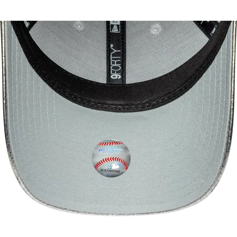 bojd-silverfargad-justerbar-keps-for-dam-9forty-metallic-fran-new-york-yankees-mlb-av-new-era