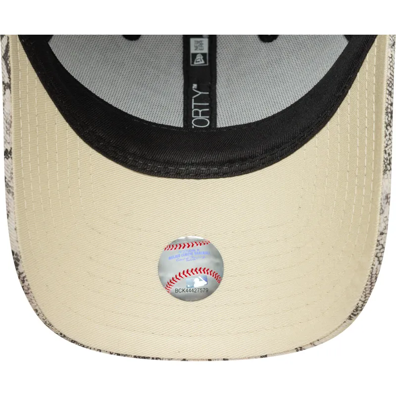 9forty-snake-new-york-yankees-mlb-new-era