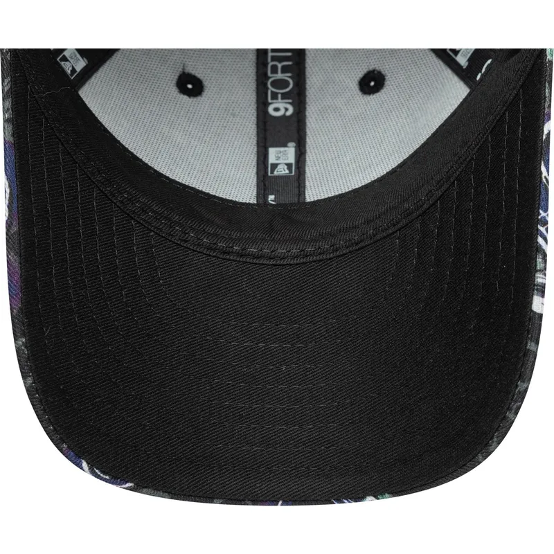 sort-justerbar-buet-kasket-til-born-9forty-space-all-over-print-fra-new-era